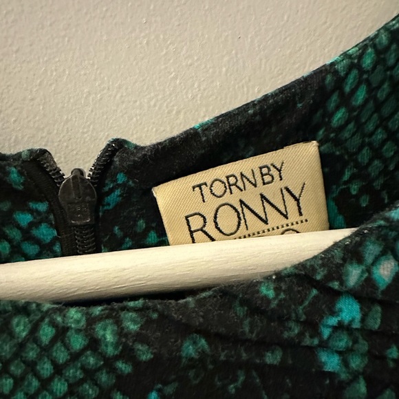 Torn by Ronny Kobo Green Snake Print Dress Size M - Picture 6 of 6